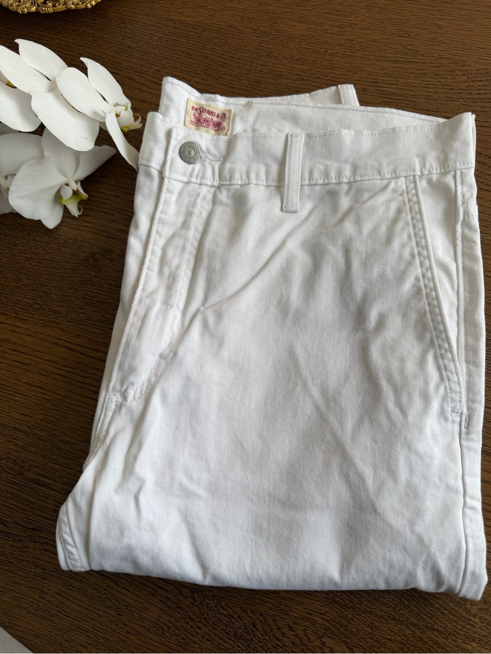 NWOT Men’s Levi’s White Jeans